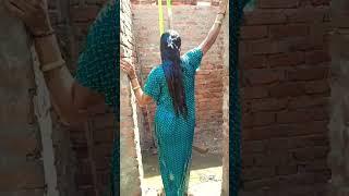 Bhabhi bath || village bhabhi bath || village bhabhi washing clothes || village bath #village