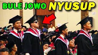 NEKAT! Bule Jowo TEROBOS Acara Wisuda - Prank Minta Ijasah !!