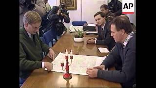 BOSNIA: GERMAN & FRENCH DEFENCE MINISTERS VISIT NATO TROOPS