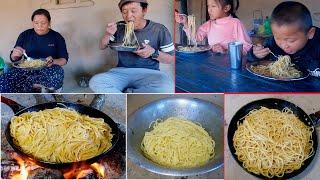 we all family members are enjoying noodles in our farm house || Bhumi village family@bhumicooking