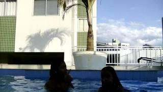 Brincando na piscina parte 1