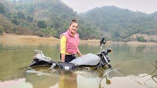 Genius girl salvaged a sunken motorbike from a lake, repaired and successfully restored it