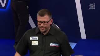 James Wade brüllt seinen Gegner an - Darts WM