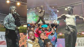 King Paluta Makoma Song Made Legon Student Lady Cried Nonstop after Massive Performance with Crowd 