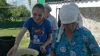 УКРАИНСКОЕ СЕЛО ПРИЕХАЛА К ТАНЕ .