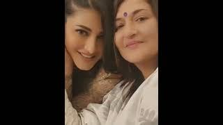 Shruti Haasan With Mother Sarita Thakur.... #shorts #youtube_shorts #shrutihaasan #saritathakur