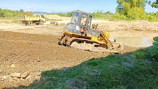 Raw Power Released Bulldozer Shantui SD 16 E Overcomes Sand Piles