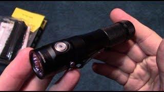 Nitecore EC30 Flashlight Review!  (Happy Holidays)