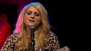 Meghan Trainor - All about that bass (Acoustic)  - Malou Efter tio (TV4)