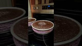 Secret to bake even cake/ no dome no more #cakepanstrips #wilton  #youtubeshorts