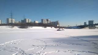 Судно на воздушной подушке зимой на льду Химкинкского водохранилища. (Hovercraft at winter)