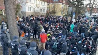 "Neuwahlen? Die Chance zu Veränderung" & Gegendemo Göttingen 1.2.25