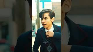 "look at you now"Do you like the young version of Five Hargreeves or the old? Aidan Gallagher The u-