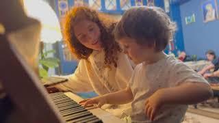 Accompanist is 3 years old - Аккомпаниатору исполнилось три годика