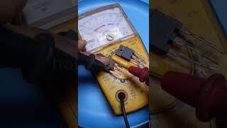 it is easy to test transistors with an analog multimeter #transistor #multimeter