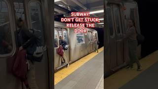 SUBWAY. DON'T GET STUCK, RELEASE THE DOOR#shorts #youtubeshorts #youtube#train #trending#viralvideo