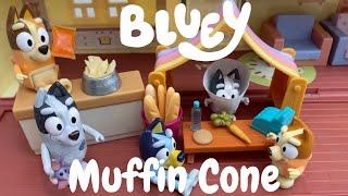  Bluey | Muffin Cone | Bluey and Bingo play with Muffin | Aunt Trixie and Chilli eat chips 