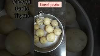 Perfect garlic roasted potato with thyme