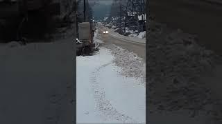 Автодор в Усть-Куте завалил выезды на дорогу
