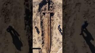 #viralvideo #A 60 feet long and 6 feet wide Ashtadhatu sword has been found in Sri Lanka