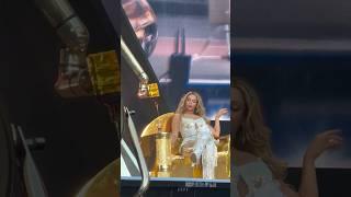 Roboyonce in action last night in Paris (Night 1) The Cowboy Carter Tour #beyonce #roboyonce #live