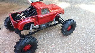 Axial SMT-10 Raw Builders Kit Mudbug Mega Truck Build - Part 11 - Pics - Almost Done