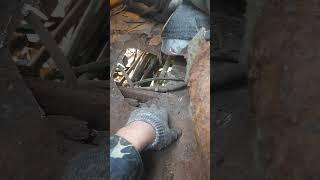 Подготовка к замене педали газа на камазе