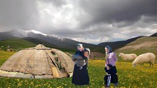 The secret of survival of nomads and camping in winter in Iran