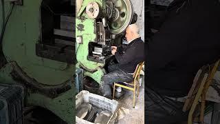MAKARNA SÜZGEÇ YAPIMI #üretimatölyesi #machine #bakırcılar #istanbul #food #automobile #mutfak