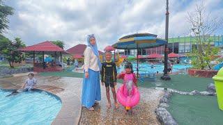 ADA AZA berenang di amerta waterpark wonosobo