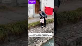 Người đàn ông tốt bụng giúp đứa bé thoát khỏi nguy hiểm và cái kết không ngờ #shorts