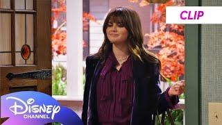 Los Hechiceros Mas Allá De Waverly Place | Alex Russo llega a la casa de Justin | Clip Doblado