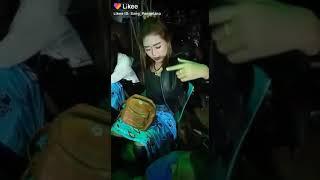 Tante BERGOYANG