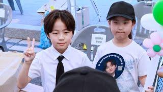 유지우 '어린 이성친구와 사진 찍기 쑥스러워 하는 귀여운 어린 왕자님' 서산팔봉산 감자축제 공연 후 유토피아 팬분들과 팬미팅