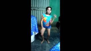 Giovanna 9 anos dança muito