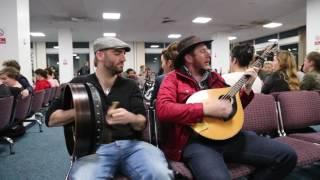 Irish flight delayed so trad session started between DaoiríFarrell, Geoff Kinsella and Robbie Walsh.