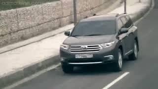 Автомобиль Toyota Highlander 2012 года