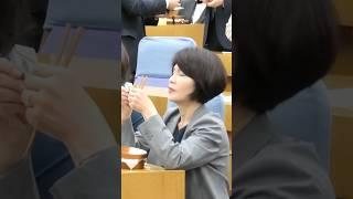 도시락 안에 쪽지도 세심하게 읽어 보는 한정애 의원…마음이 따뜻 하시네요