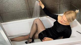 Wetlook Miss Viki / wet black dress and pantyhose and cut it!