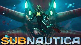 I Crash Landed on a Planet Where Everything Wants to Eat Me! | Subnautica [Episode 1]