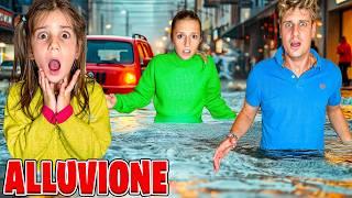 AURORA E PAPÀ MIKE RIMANGONO INTRAPPOLATI NELL' ALLUVIONE NELLA NOSTRA NUOVA CASA! LAURA SI FA MALE!