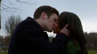 Barry Runs Back In Time To Stop A Tsunami/Barry And Iris First Kiss || The Flash 1x15 1080p