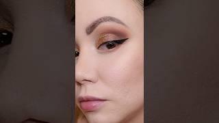 How to do a winged eyeliner liquid liner #wingedeyeliner #howtowingedliner #liquideyeliner