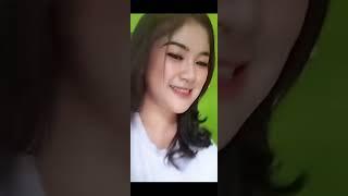 Dea nurlaila live gak sadar bh keliatan