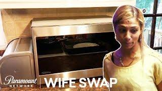 'Emotionally Attached to My Microwave' Family Introductions | Wife Swap Sneak Peak