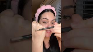 easy hack to conceal dark under eyes  #concealer #makeuptutorial #makeuphacks #concealertutorial