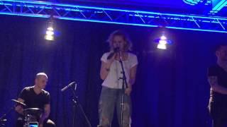 Bethany Joy Lenz live Paris "Halo"