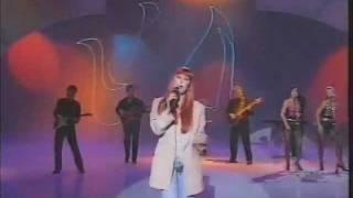 CHER - The Shoop Shoop Song (It's in his kiss)