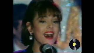 Ebru Gündeş - Demir Attım Yalnızlığa (Star TV, 1993)