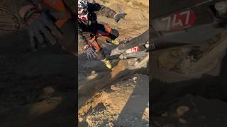 Полет со стены  .#эндуро #enduro